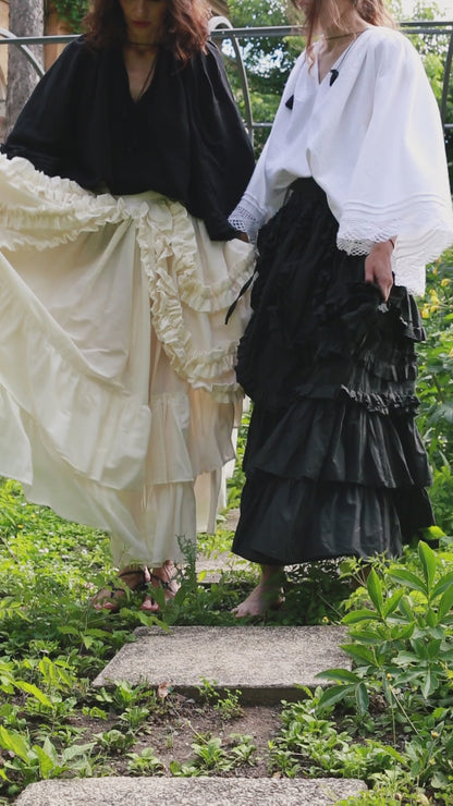 Stormy skirt with detachable ruffles